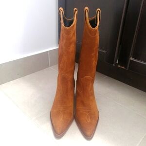 Steve Madden Western Suede Boots